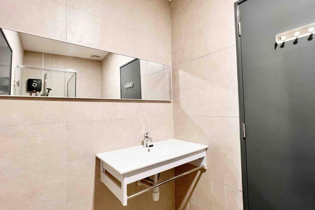 Cozy Aera Residence / Free Wi-Fi Netflix / Sunway ペタリンジャヤ エクステリア 写真